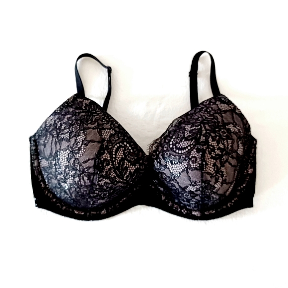 Victoria's Secret Very Sexy Lightly Lined Plunge Bra, size 32DDD - Picture 2 of 16